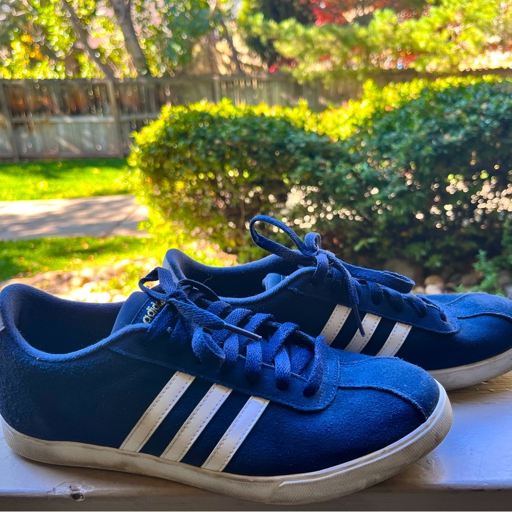 Adidas court